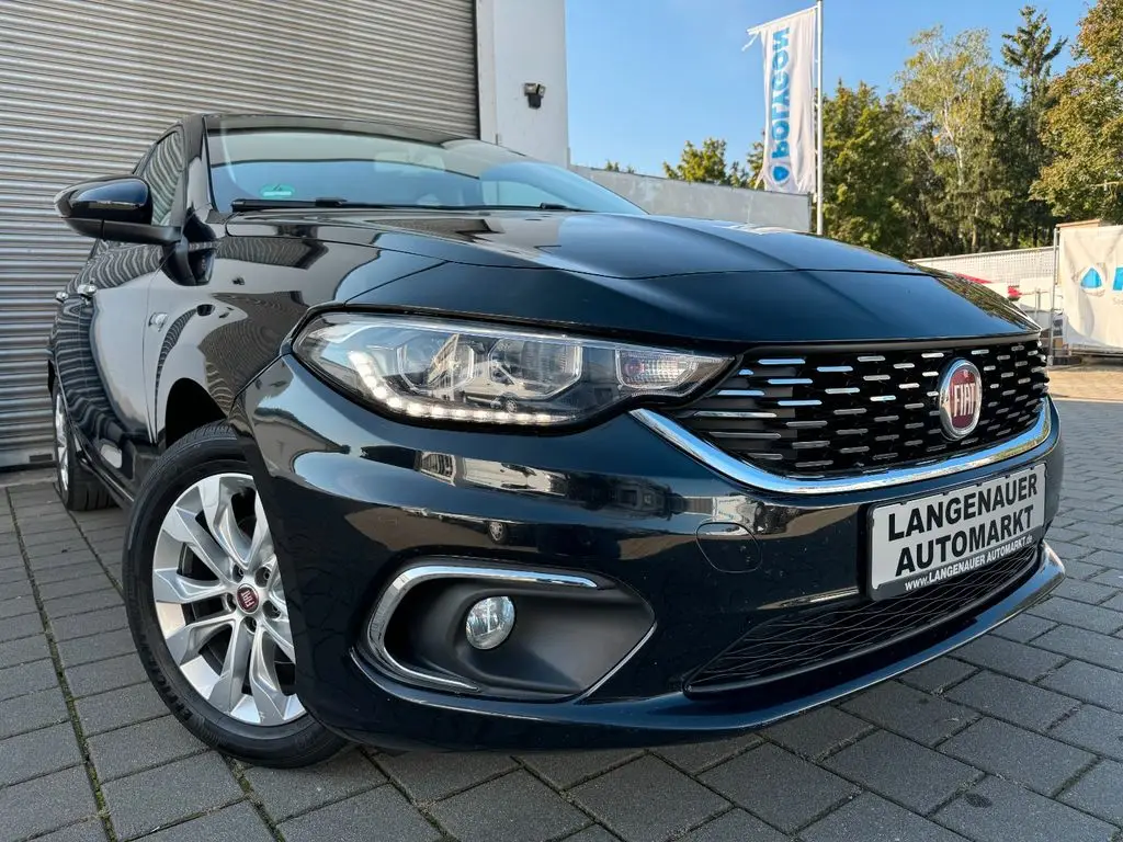 Photo 1 : Fiat Tipo 2016 Petrol