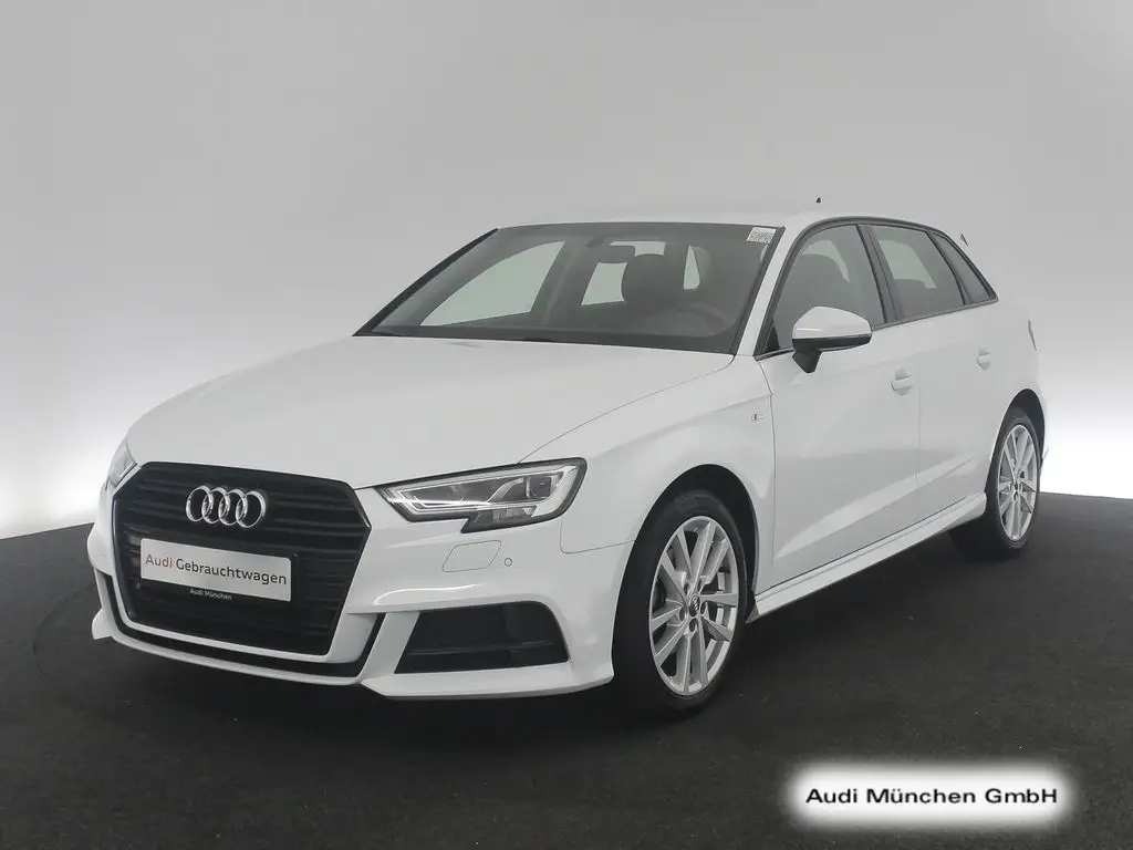 Photo 1 : Audi A3 2020 Petrol