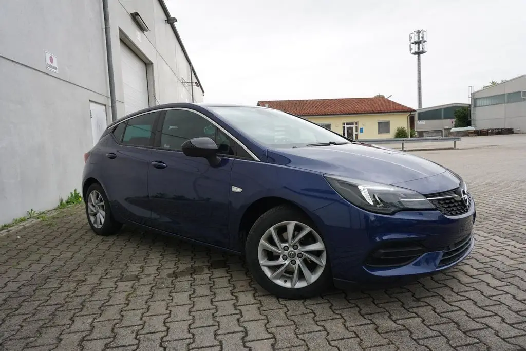 Photo 1 : Opel Astra 2021 Non renseigné