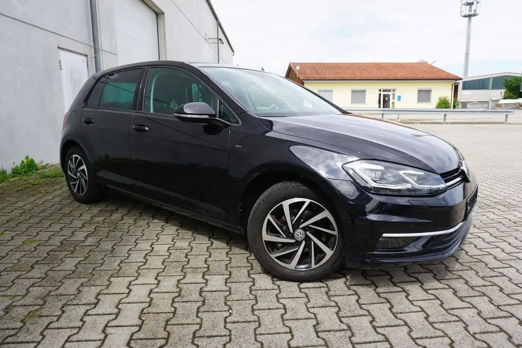 Photo 1 : Volkswagen Golf 2018 Petrol