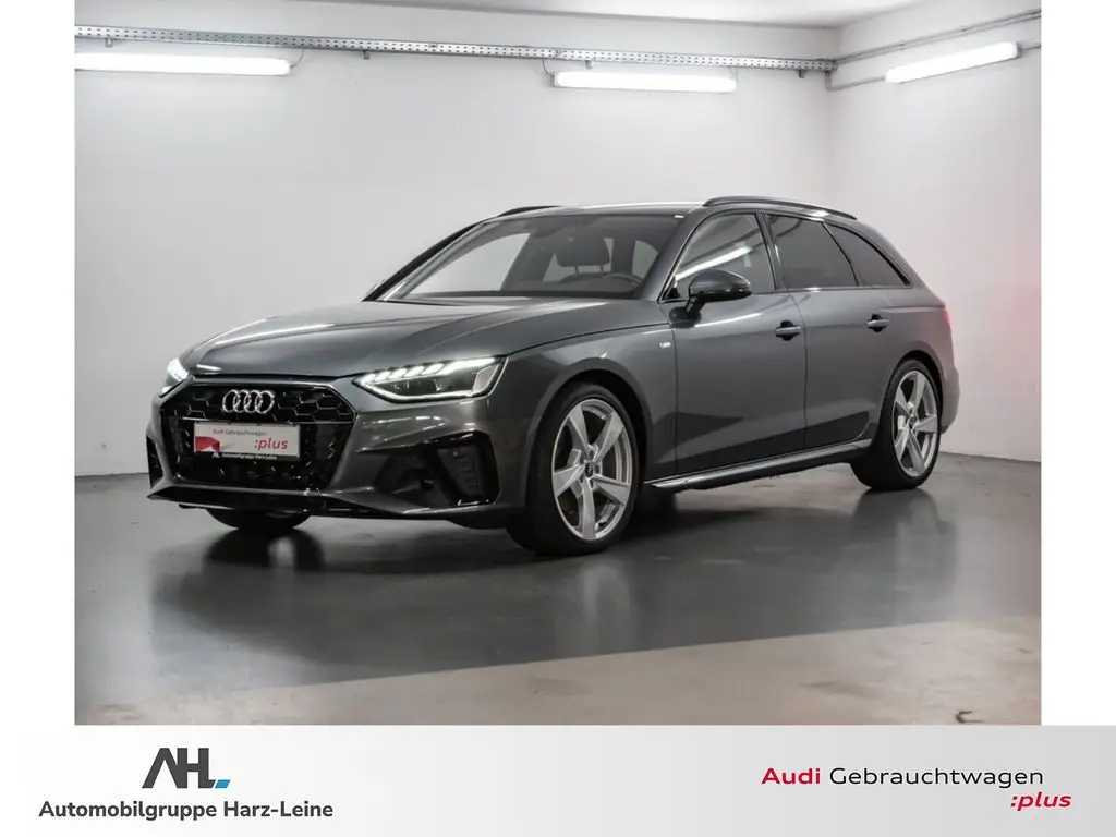 Photo 1 : Audi A4 2023 Petrol