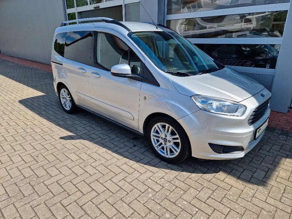 Photo 1 : Ford Tourneo 2016 Essence