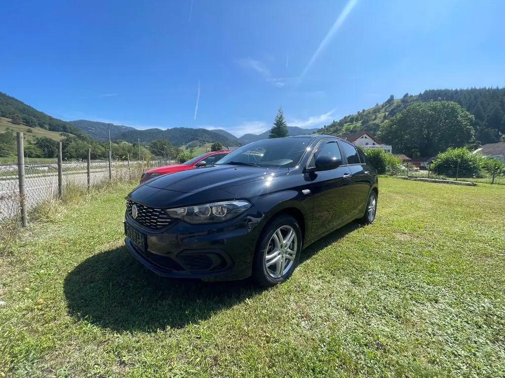 Photo 1 : Fiat Tipo 2018 Petrol