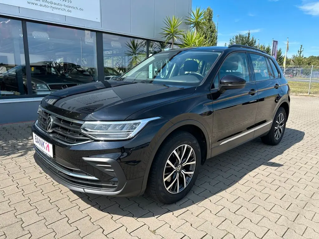 Photo 1 : Volkswagen Tiguan 2023 Petrol