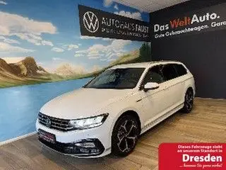 Photo 1 : Volkswagen Passat 2023 Essence