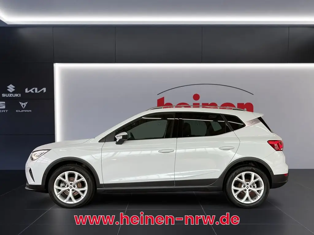 Photo 1 : Seat Arona 2023 Petrol