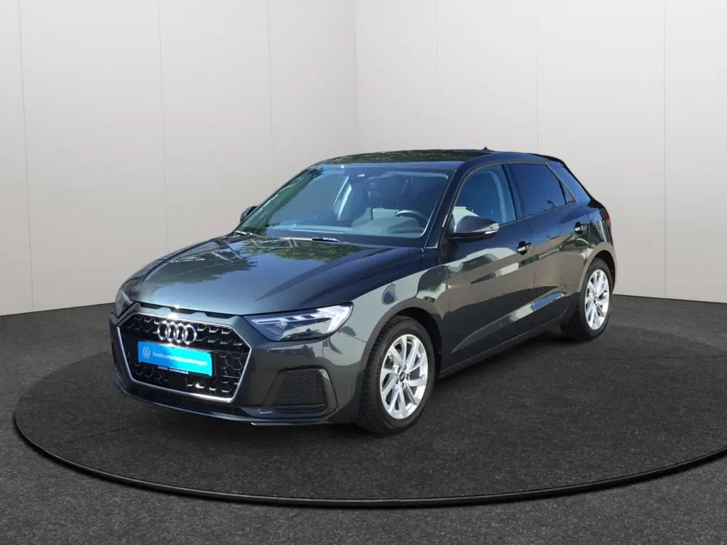 Photo 1 : Audi A1 2023 Essence