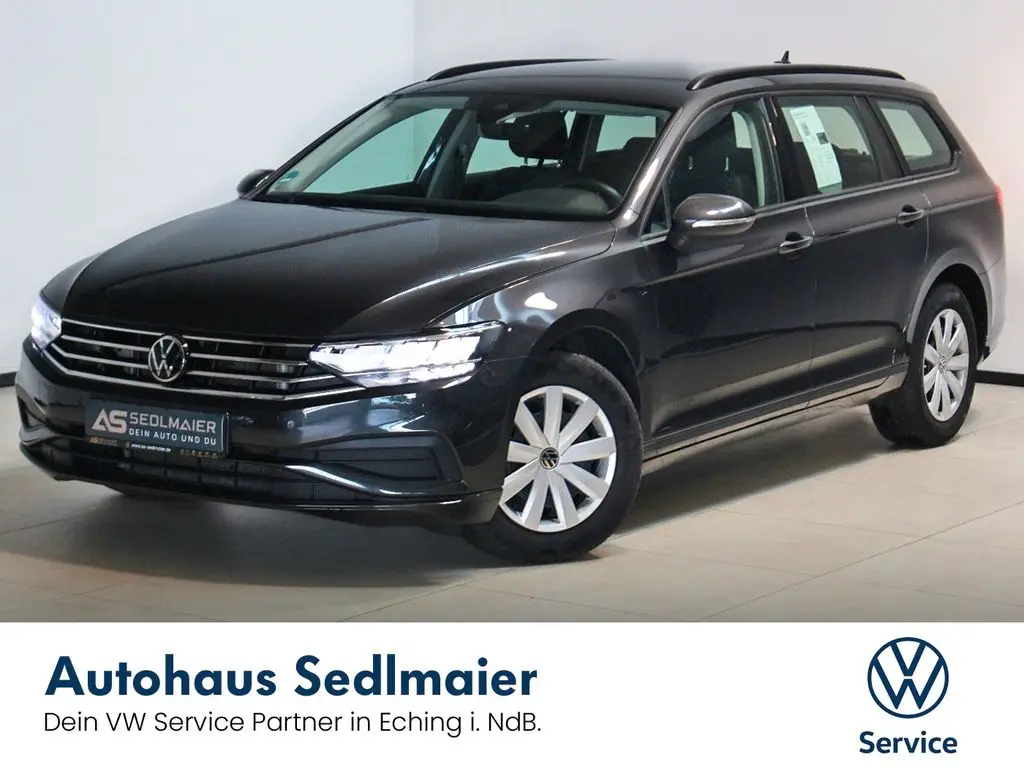 Photo 1 : Volkswagen Passat 2022 Petrol