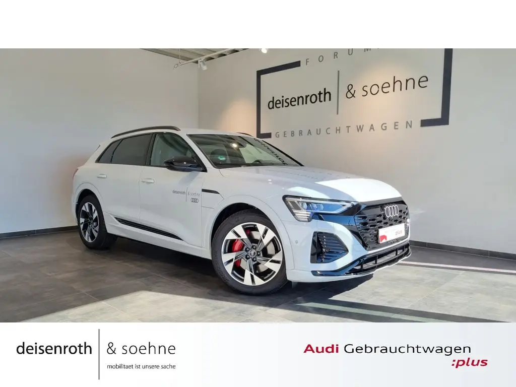 Photo 1 : Audi Q8 2023 Non renseigné