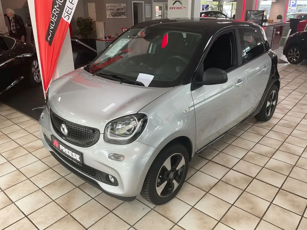 Photo 1 : Smart Forfour 2019 Essence