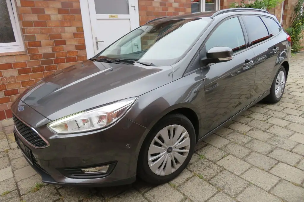 Photo 1 : Ford Focus 2017 Petrol