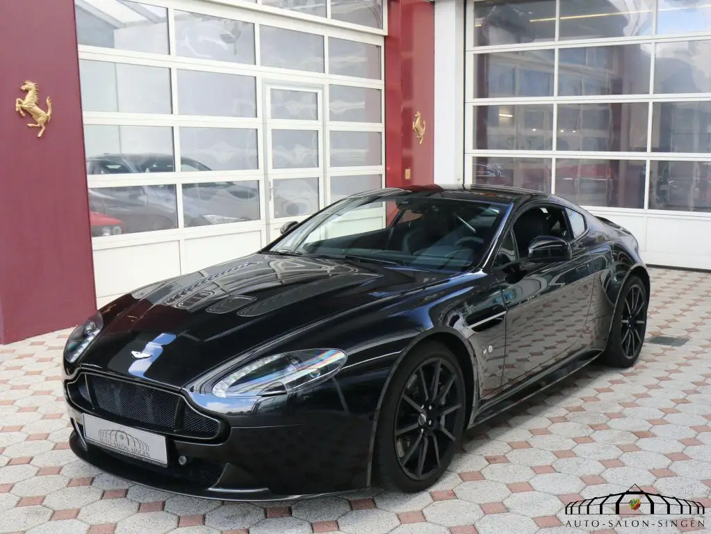 Photo 1 : Aston Martin V12 2018 Essence