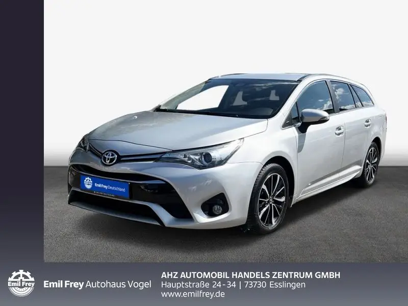 Photo 1 : Toyota Avensis 2017 Essence