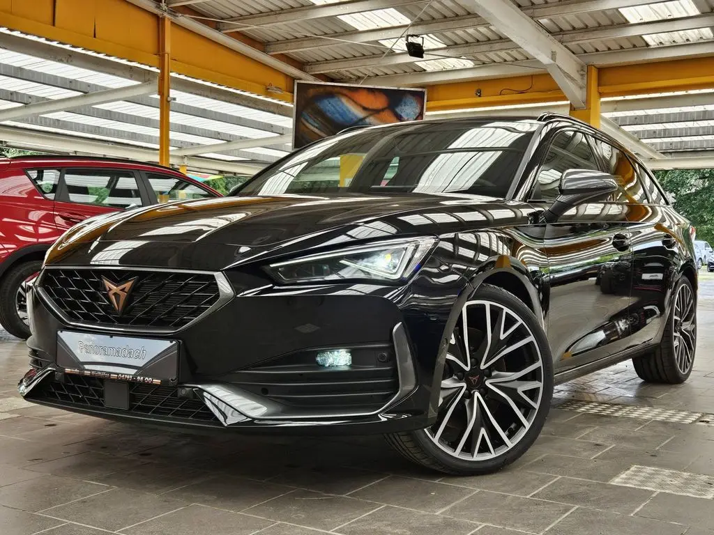 Photo 1 : Cupra Leon 2024 Petrol