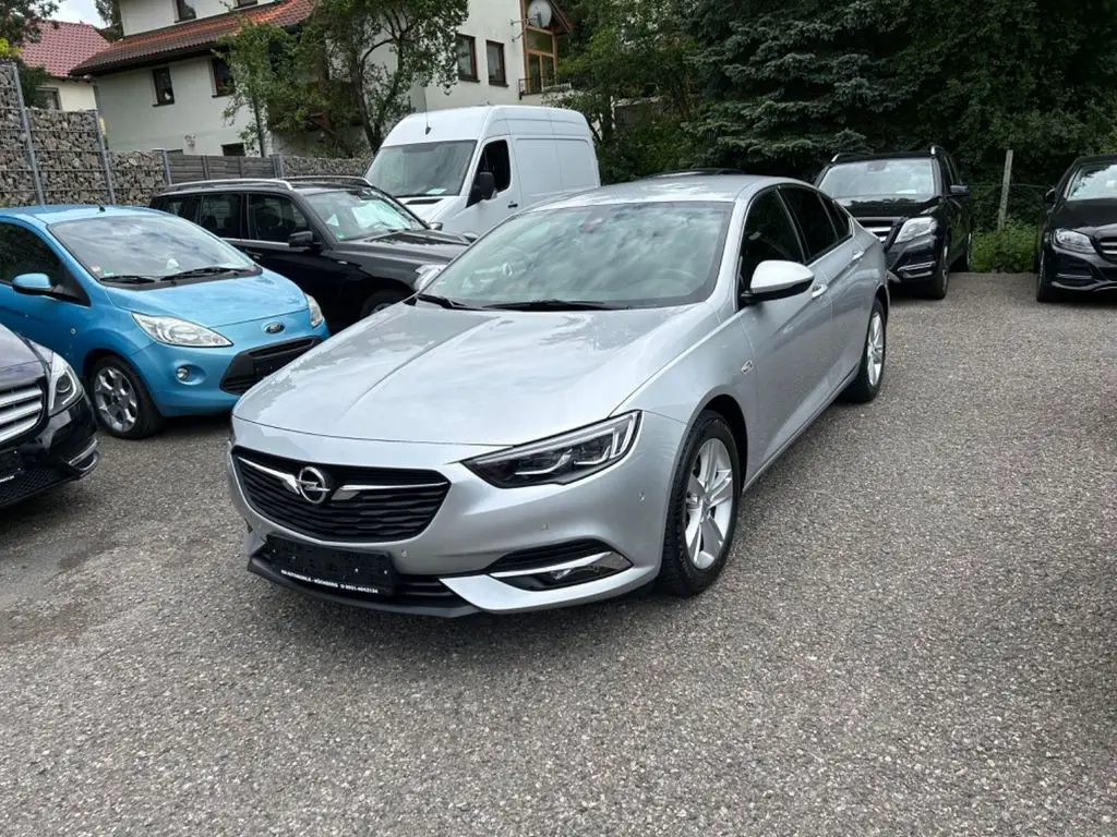 Photo 1 : Opel Insignia 2018 Petrol