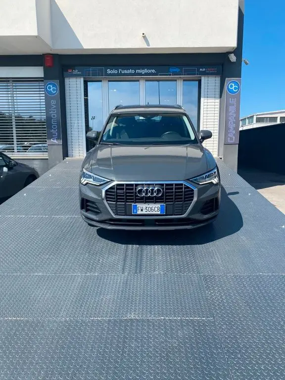 Photo 1 : Audi Q3 2019 Diesel