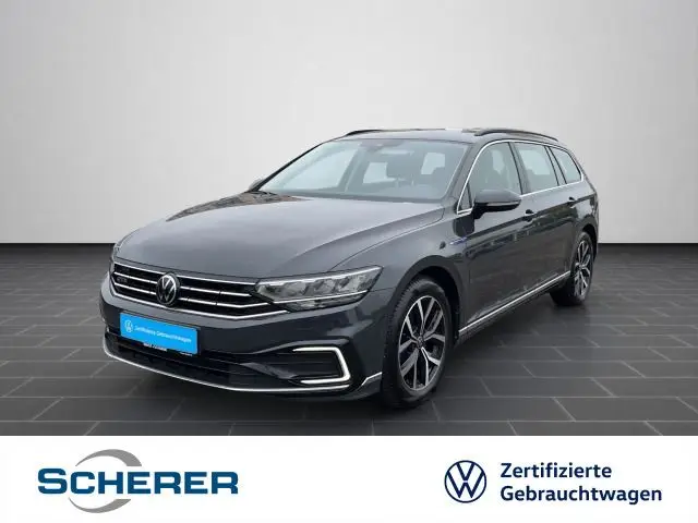 Photo 1 : Volkswagen Passat 2021 Hybrid