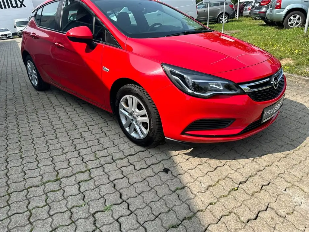 Photo 1 : Opel Astra 2016 Essence