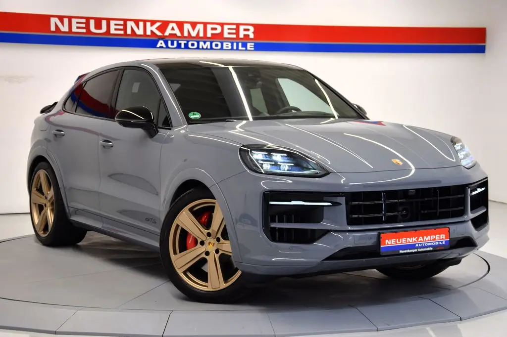 Photo 1 : Porsche Cayenne 2024 Essence