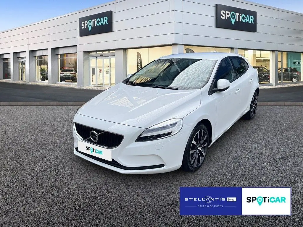 Photo 1 : Volvo V40 2019 Petrol