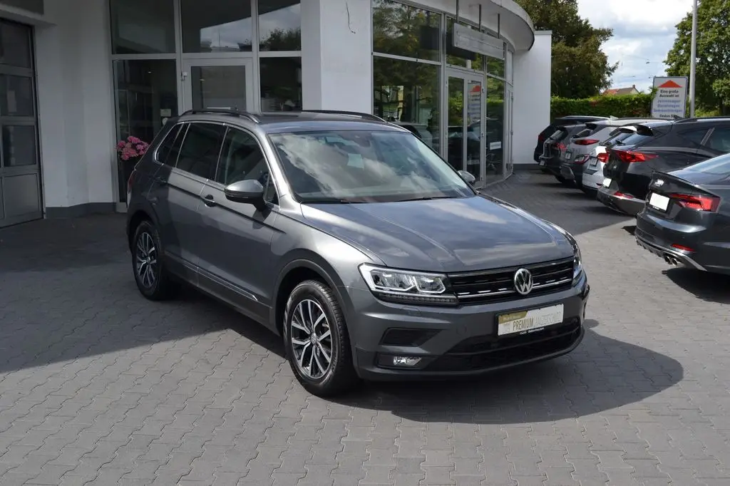 Photo 1 : Volkswagen Tiguan 2020 Essence