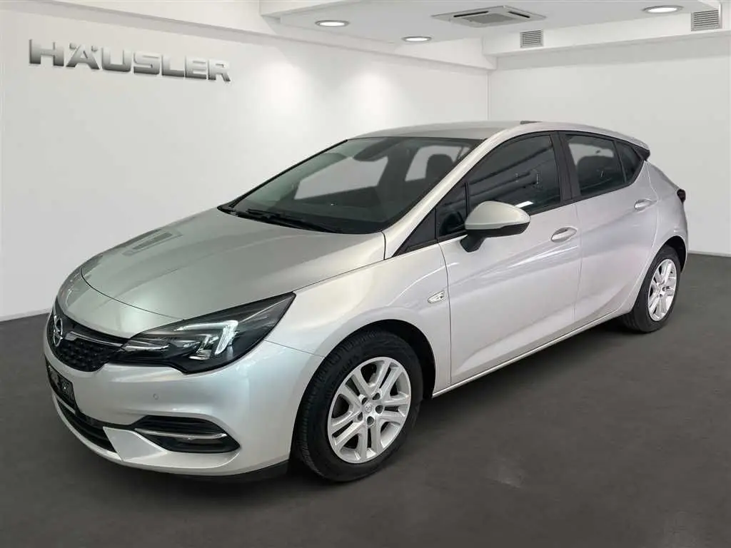 Photo 1 : Opel Astra 2020 Essence