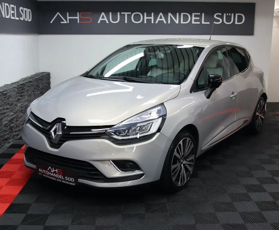 Photo 1 : Renault Clio 2017 Essence