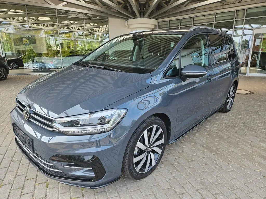 Photo 1 : Volkswagen Touran 2024 Petrol