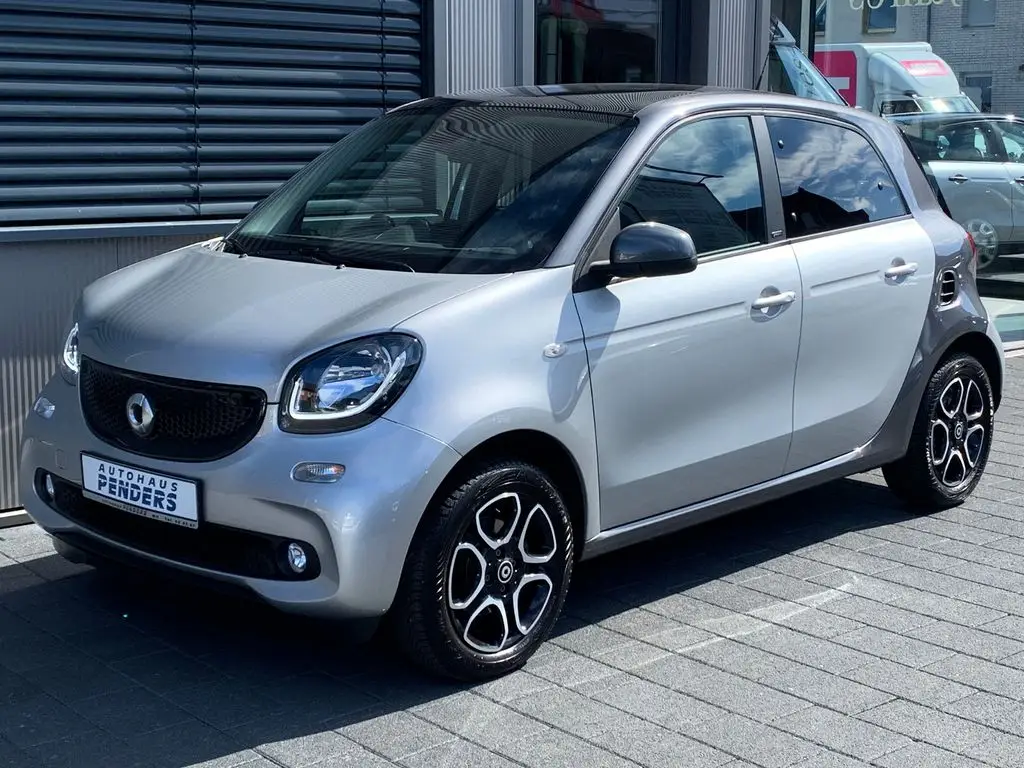 Photo 1 : Smart Forfour 2018 Petrol