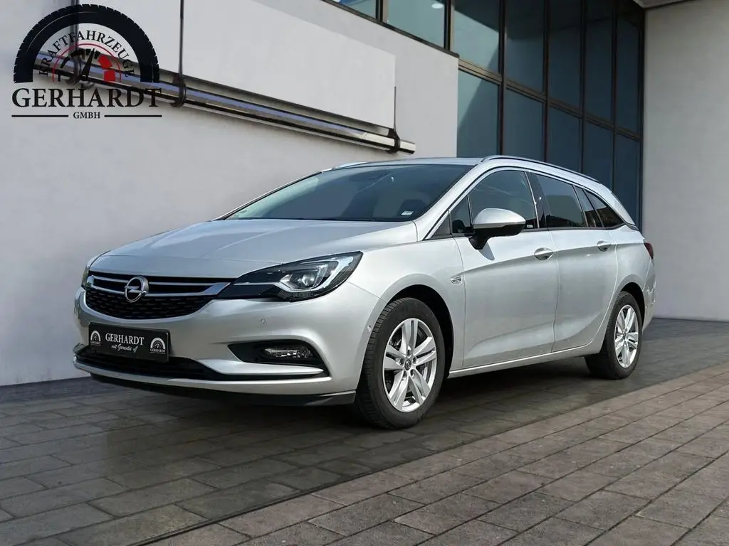 Photo 1 : Opel Astra 2017 Essence