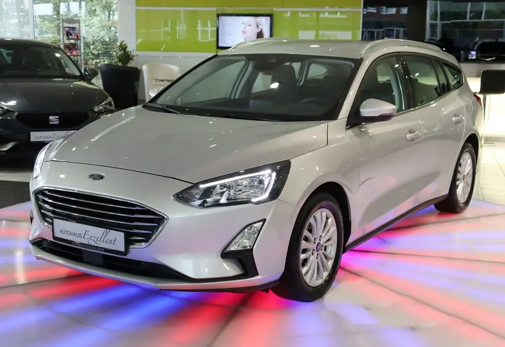 Photo 1 : Ford Focus 2021 Petrol