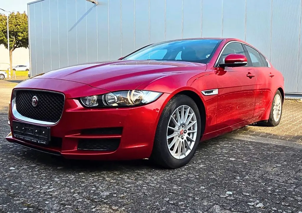 Photo 1 : Jaguar Xe 2015 Diesel