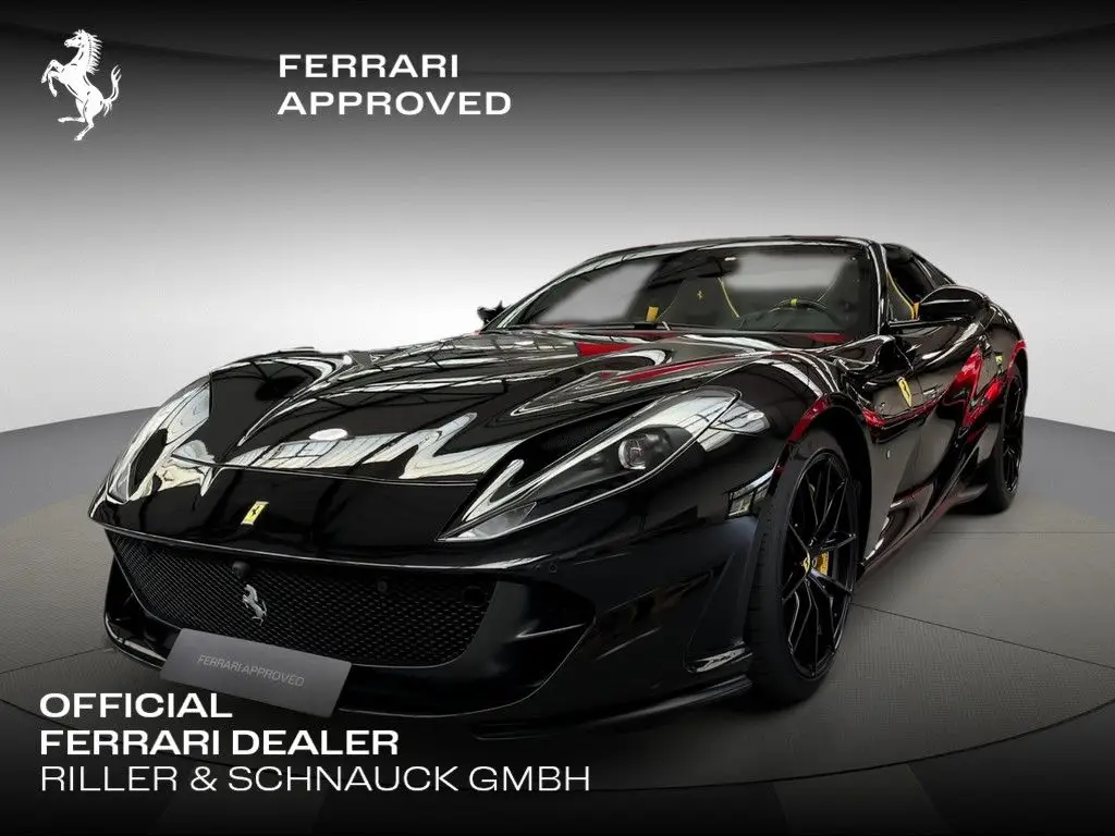 Photo 1 : Ferrari 812 2023 Essence