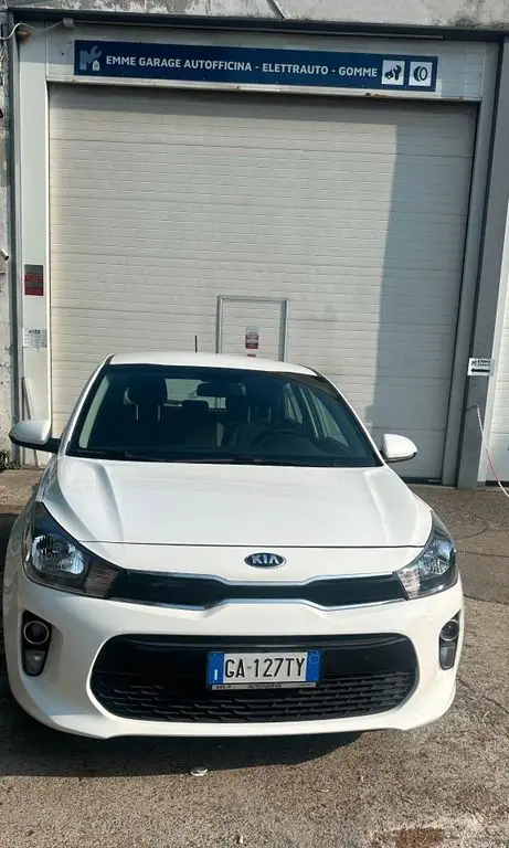 Photo 1 : Kia Rio 2020 Essence