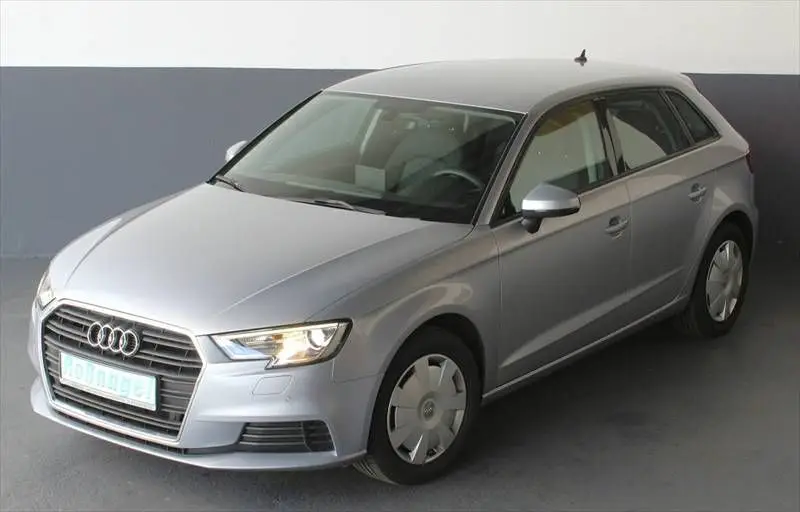 Photo 1 : Audi A3 2020 Petrol