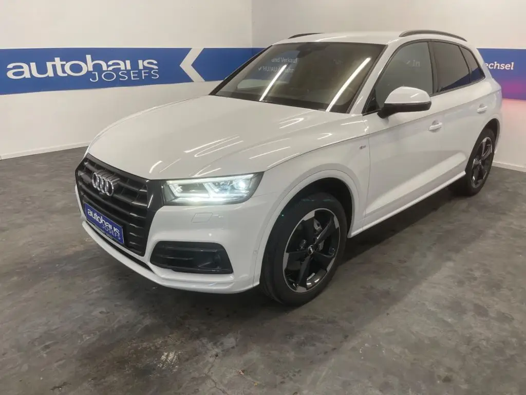 Photo 1 : Audi Q5 2019 Petrol