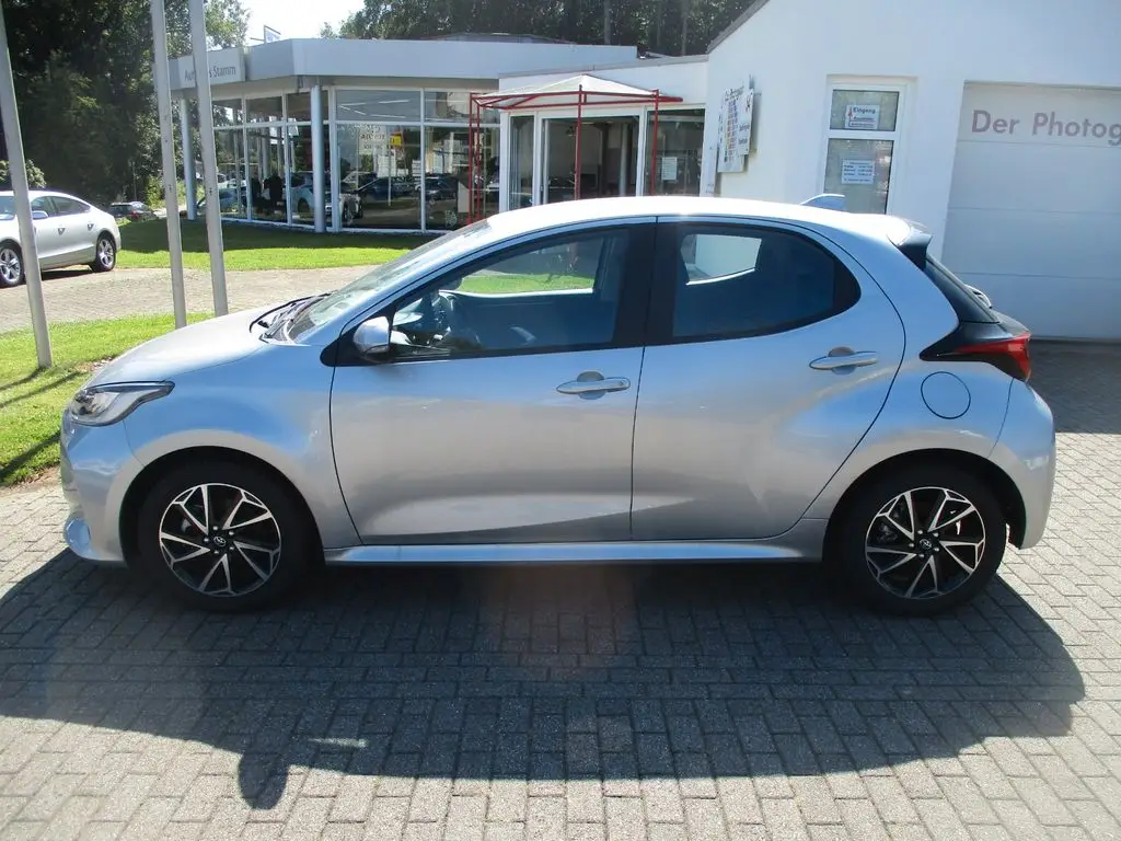 Photo 1 : Toyota Yaris 2023 Hybrid