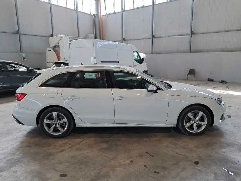 Photo 1 : Audi A4 2020 Hybrid