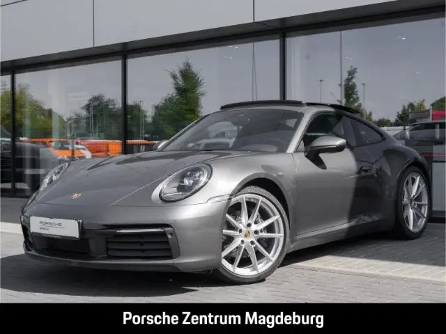 Photo 1 : Porsche 992 2023 Petrol