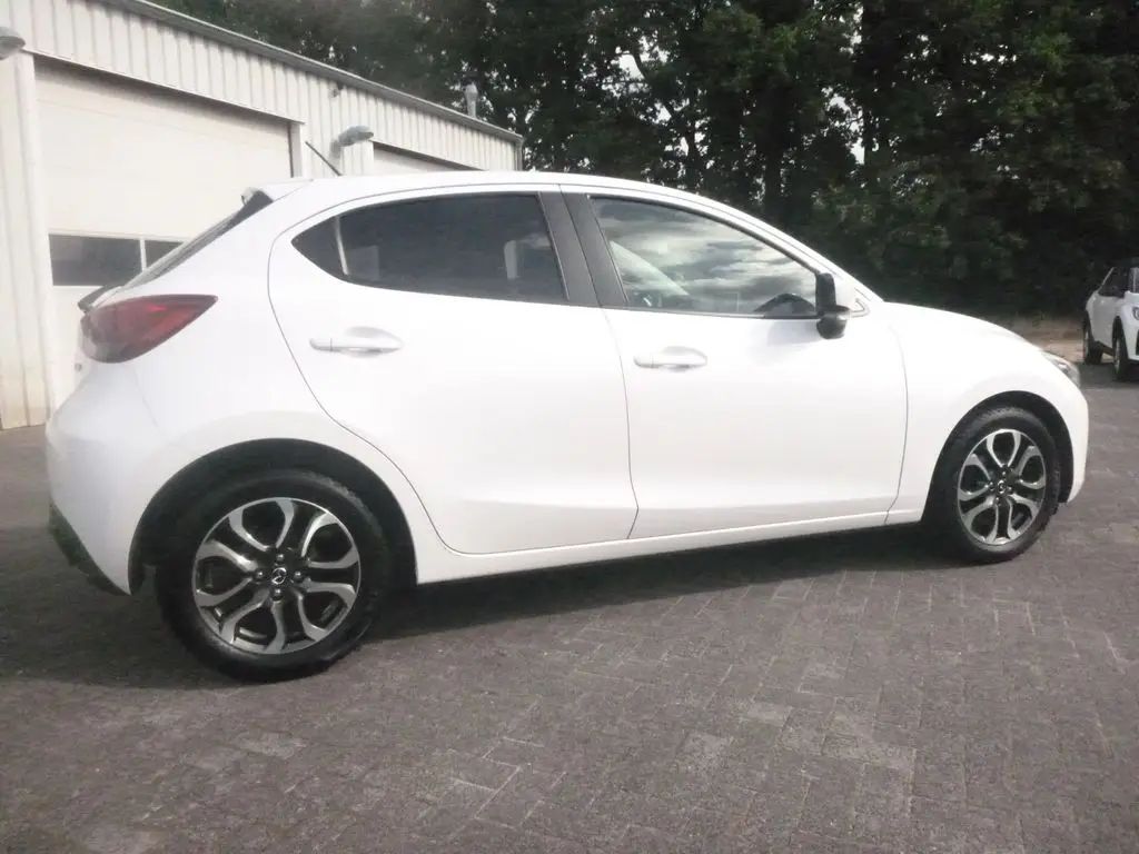 Photo 1 : Mazda 2 2015 Essence