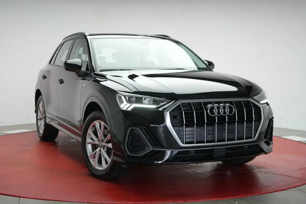 Photo 1 : Audi Q3 2020 Petrol