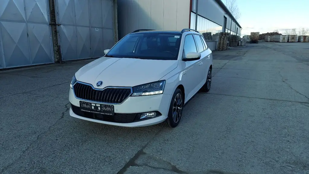 Photo 1 : Skoda Fabia 2020 Petrol