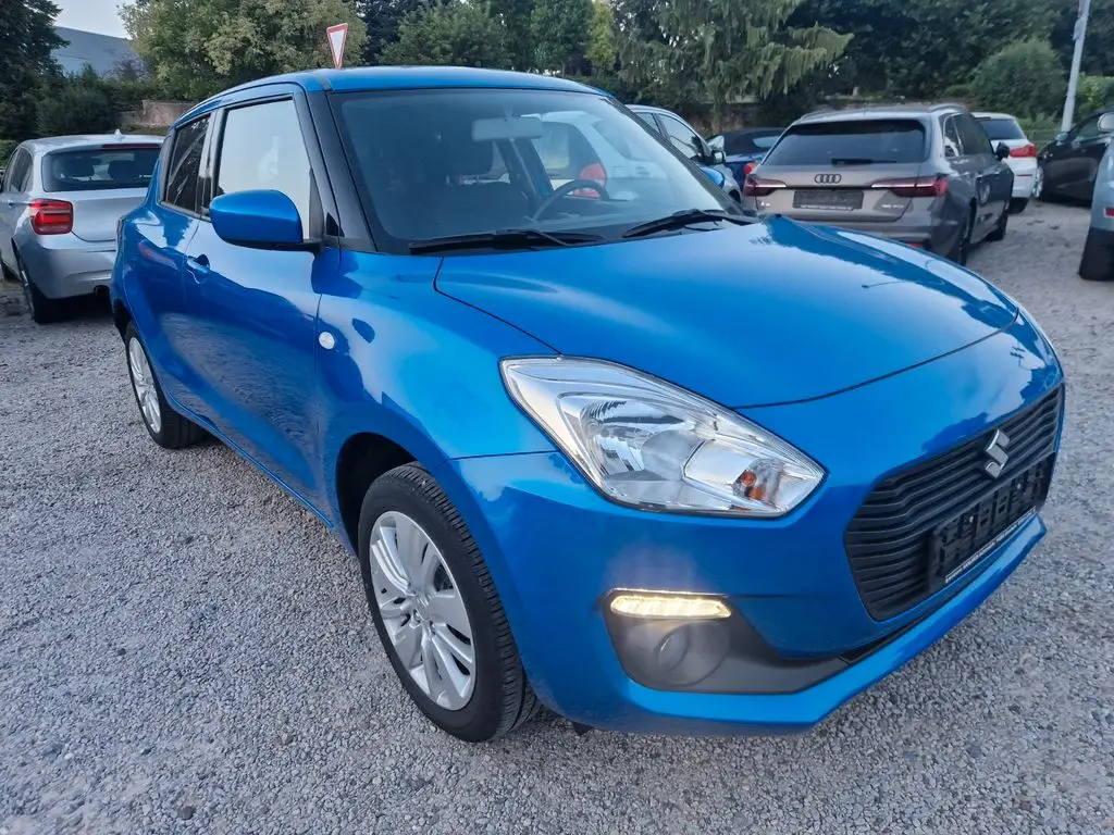 Photo 1 : Suzuki Swift 2019 Petrol