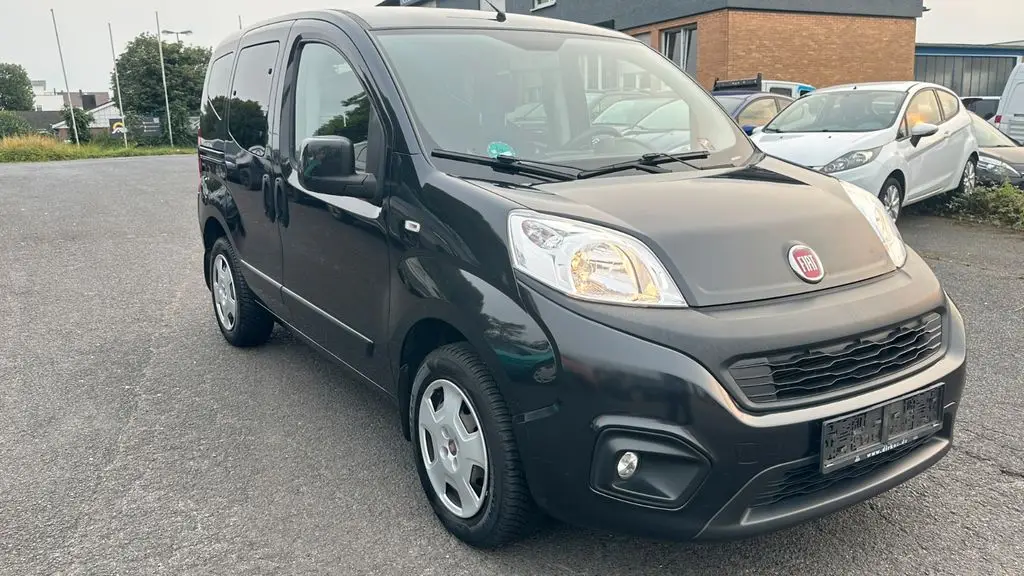 Photo 1 : Fiat Qubo 2019 Petrol