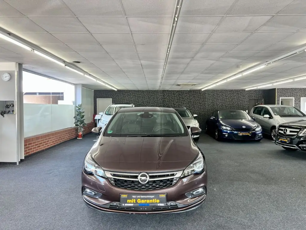 Photo 1 : Opel Astra 2016 Petrol