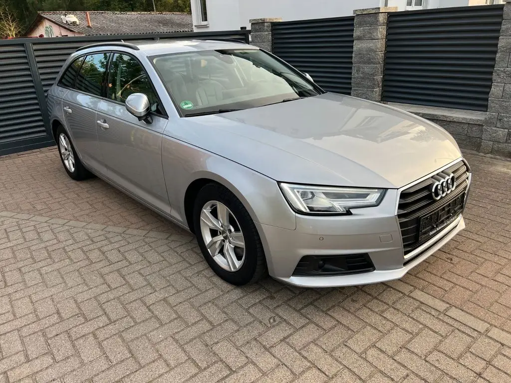 Photo 1 : Audi A4 2018 Diesel