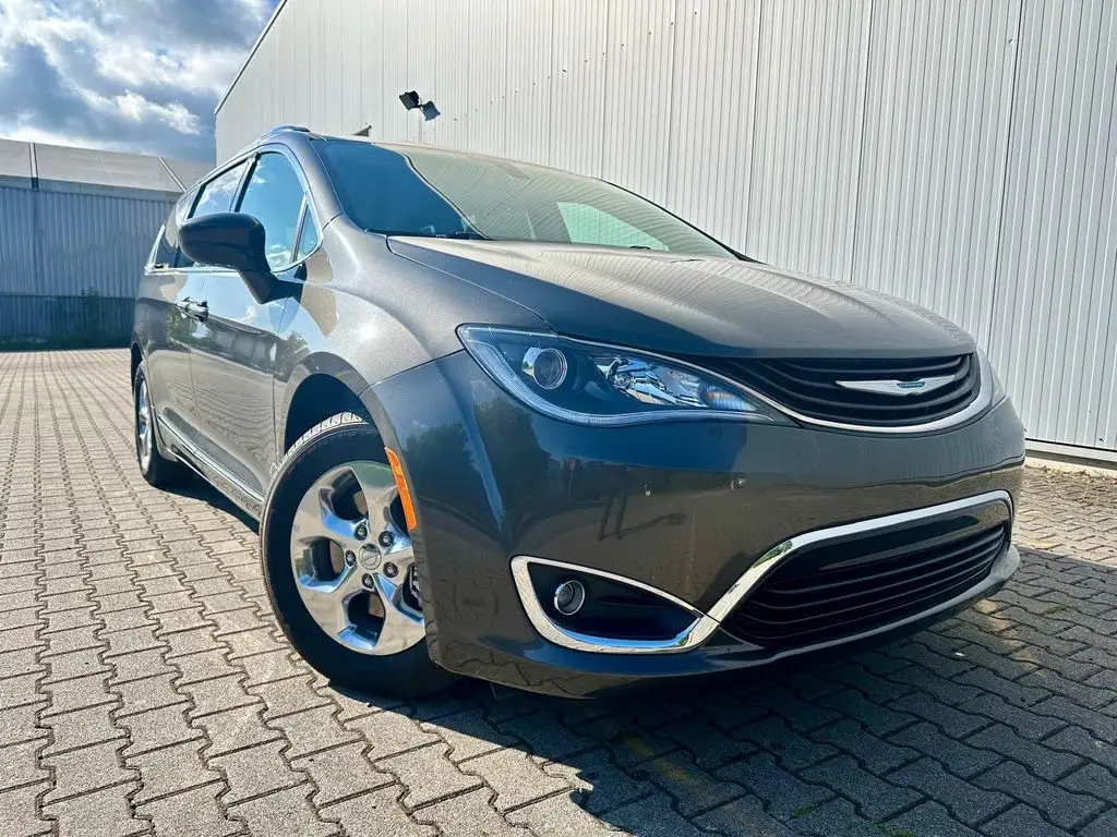 Photo 1 : Chrysler Pacifica 2019 Hybrid