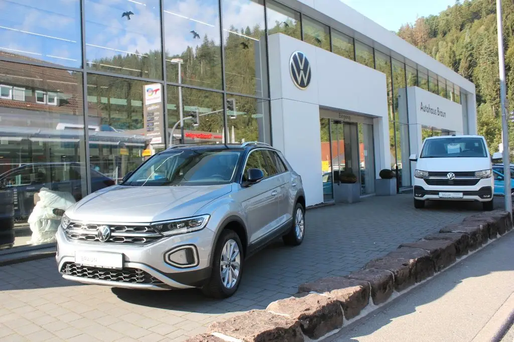 Photo 1 : Volkswagen T-roc 2022 Petrol