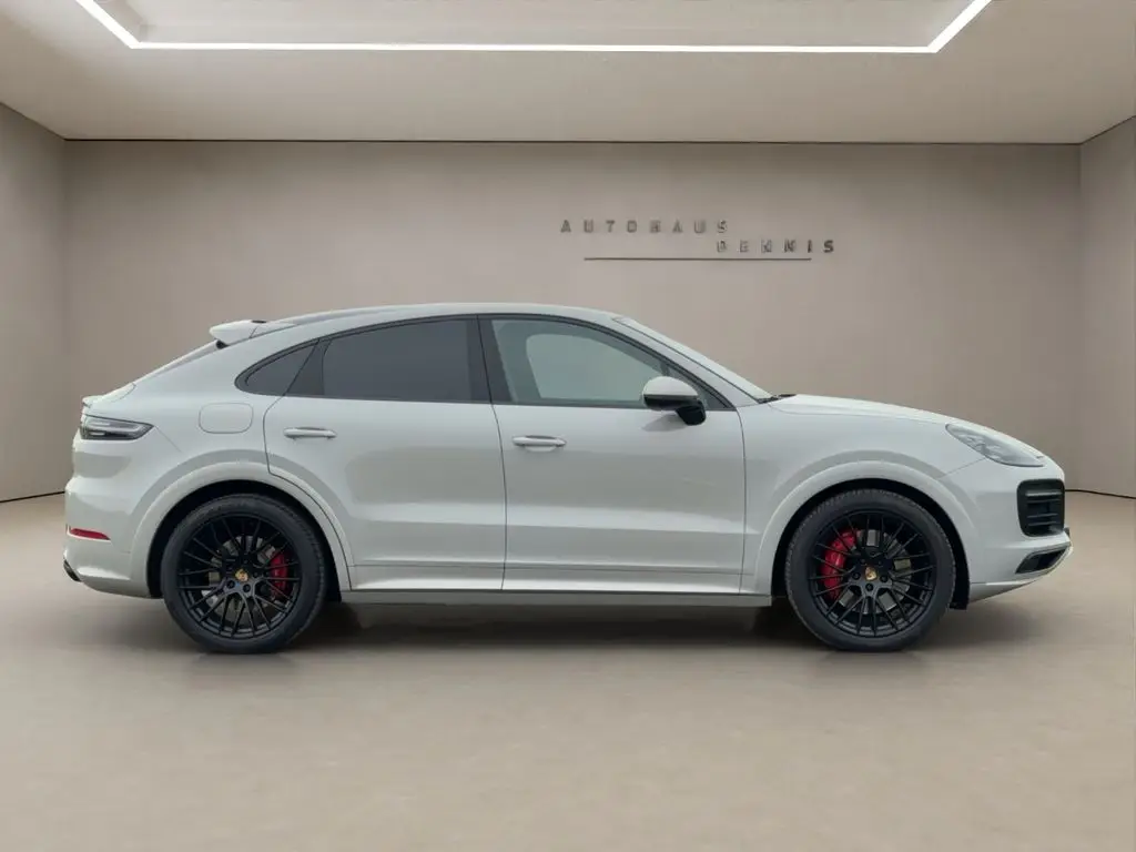 Photo 1 : Porsche Cayenne 2020 Petrol