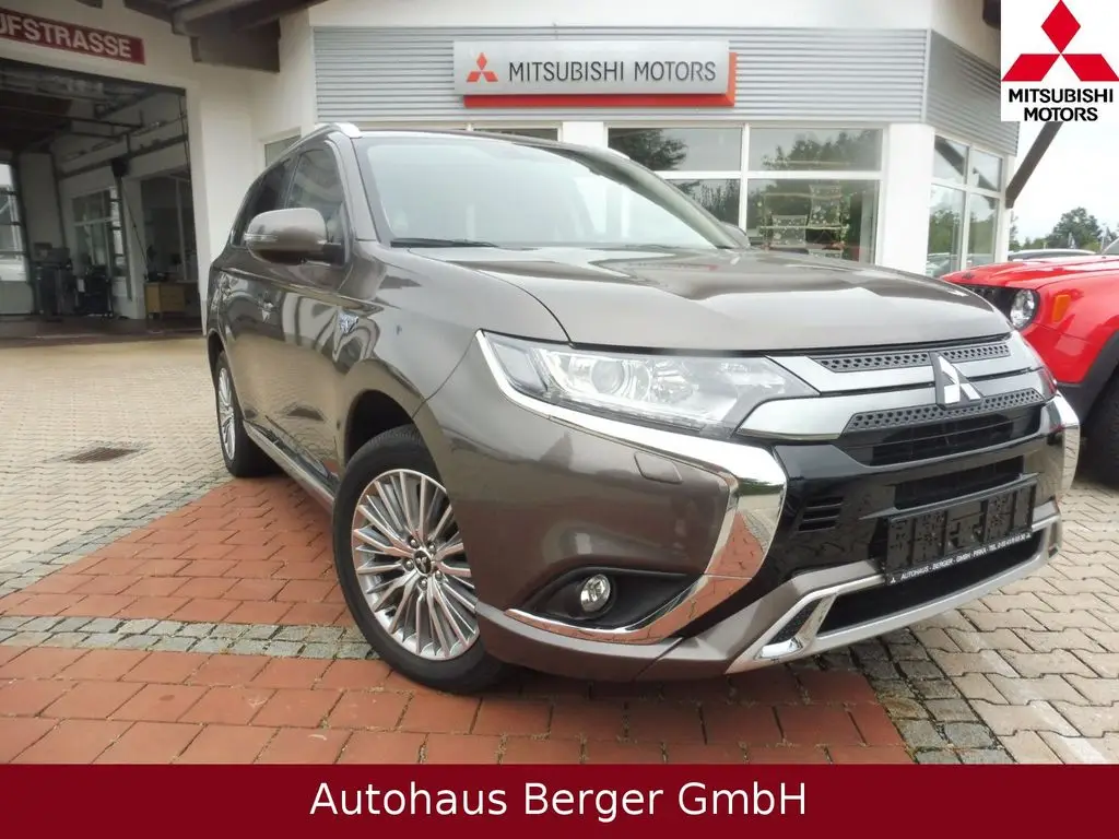 Photo 1 : Mitsubishi Outlander 2021 Hybride